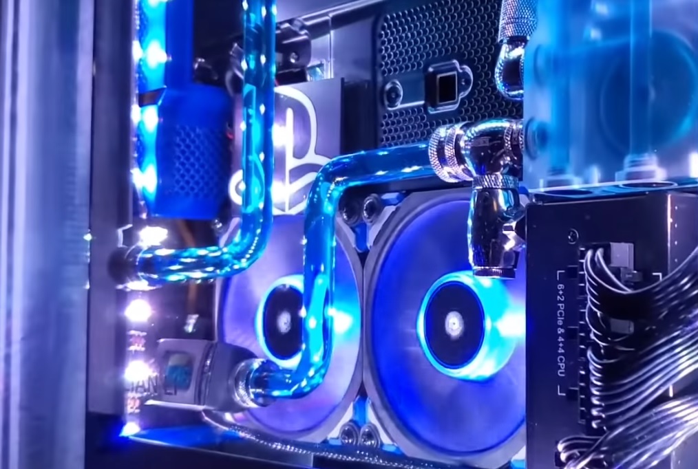 Теперь идеально: на PlayStation 4 Pro установили водяное охлаждение - изображение обложка