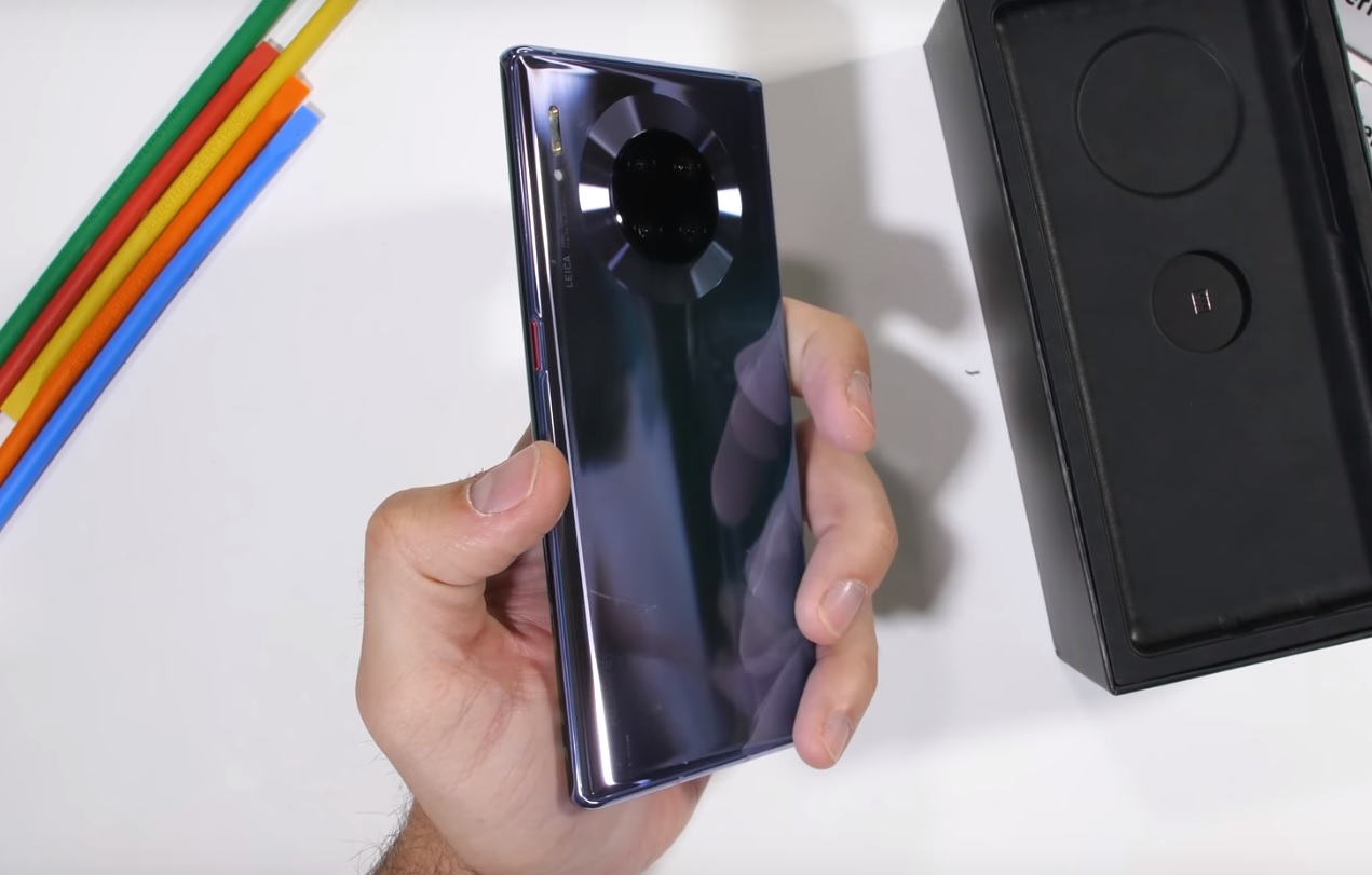 Huawei Mate 30 Pro оказался сверхнадежным и легко справился с тестами на прочность - изображение обложка