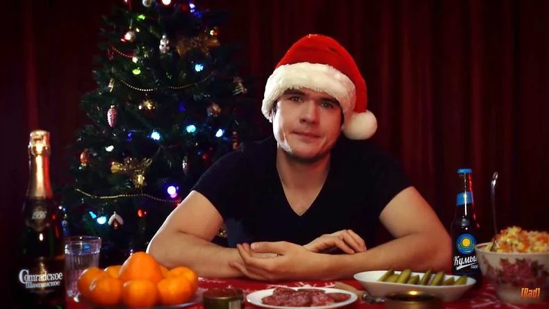 BadComedian назвал вероятную причину отказа киносетей от проката «Ёлок 8» - изображение обложка