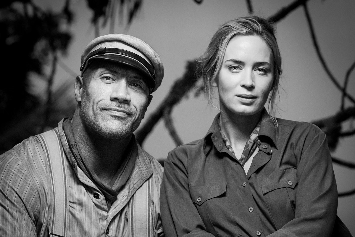 Дуэйн Джонсон и Эмили Блант сыграют в супергеройском кино - изображение обложка