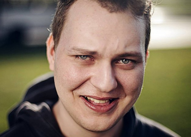 «Ты их даже убивать не стал!» Хованский саркастически извинился перед Тиньковым в новом клипе - изображение обложка