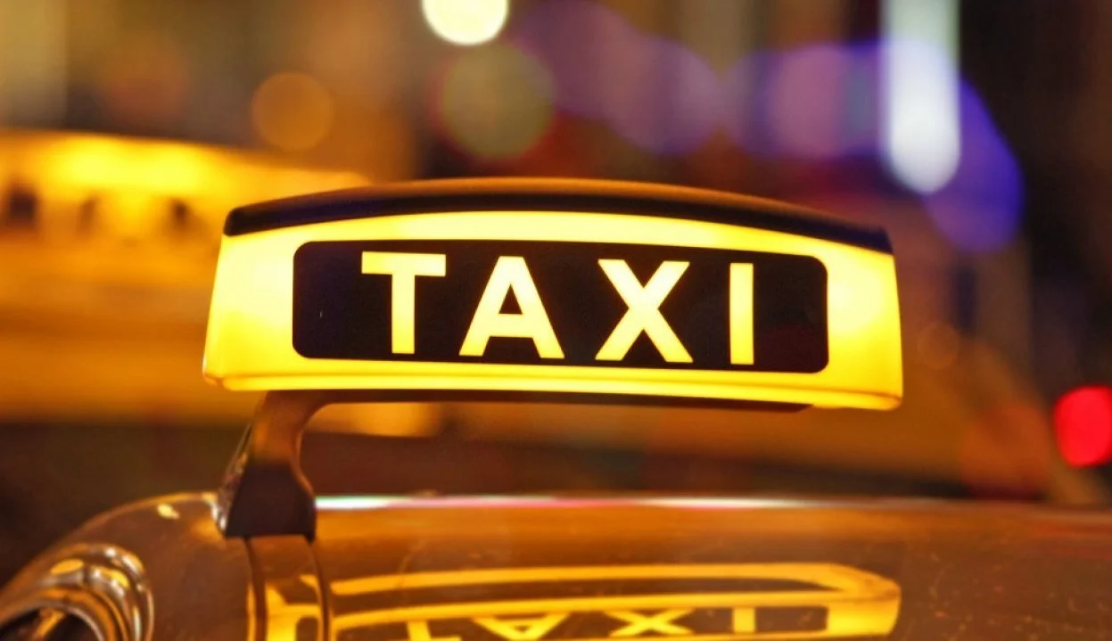 Названы самые дешевые сервисы заказа такси в Москве и Санкт-Петербурге - изображение 1