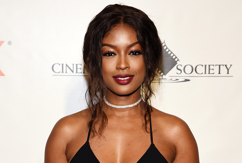 Теперь в костюме: Джависия Лесли показала фото в образе Бэтвумен - изображение обложка