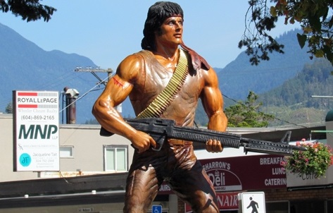 У Рэмбо появилась статуя. Сильвестр Сталлоне оценил - изображение обложка