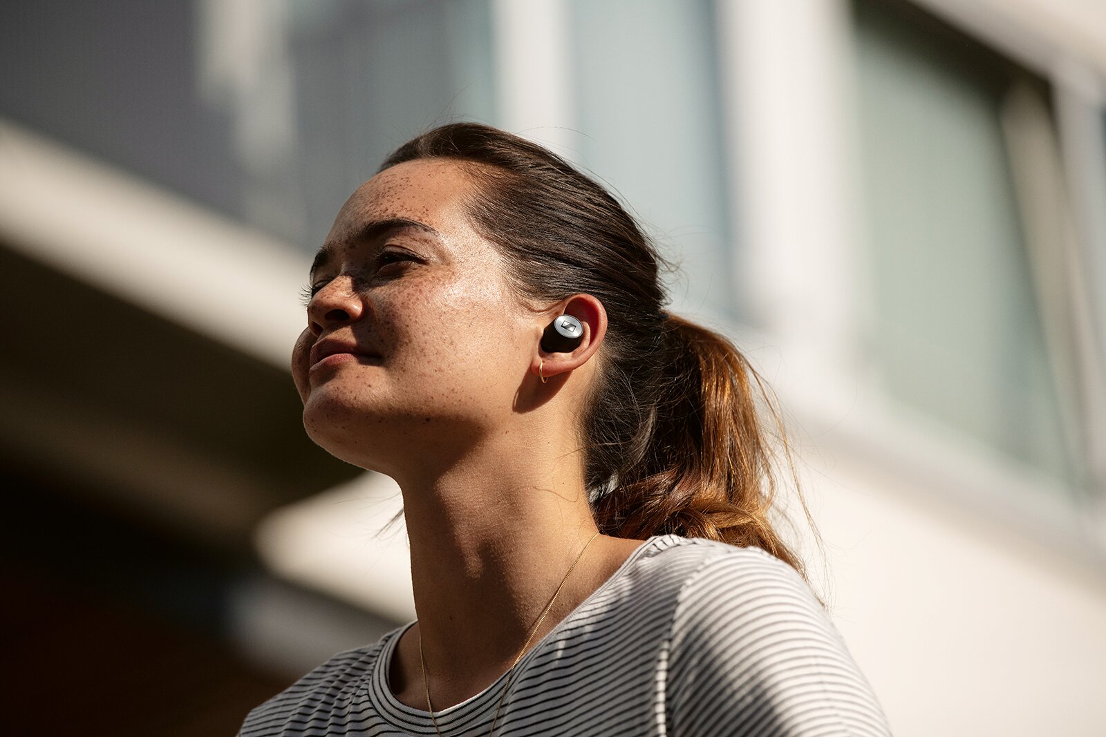 Sennheiser представила беспроводные наушники Momentum True Wireless 2 с активным шумоподавлением - изображение обложка