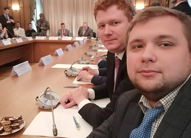 Фото. Депутаты на совете блогеров: «Делаем #себяшка» - изображение обложка