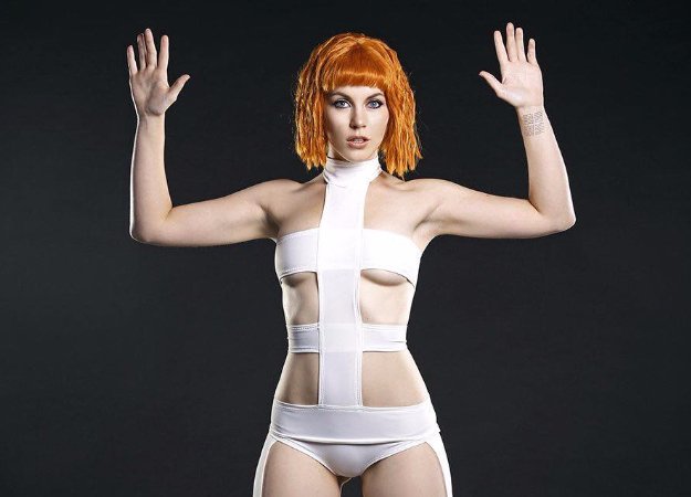 Косплей дня: очаровательная Лилу из фильма «Пятый элемент» - изображение обложка