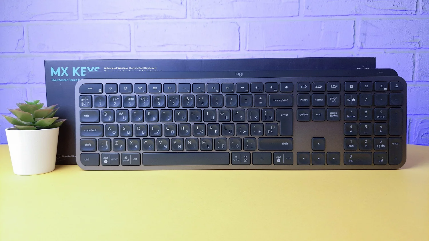 Обзор Logitech MX Keys: как справляется с играми и работой беспроводная ножничная клавиатура - изображение 1