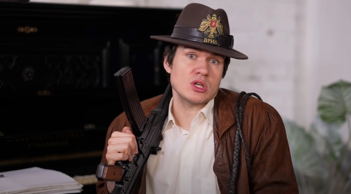 Обложка: скрин «Канобу»/YouTube-канал BadComedian