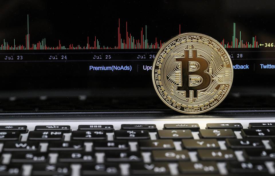 Хакеры украли криптовалюты на $600 млн, но вернули половину после просьбы жертв - изображение обложка