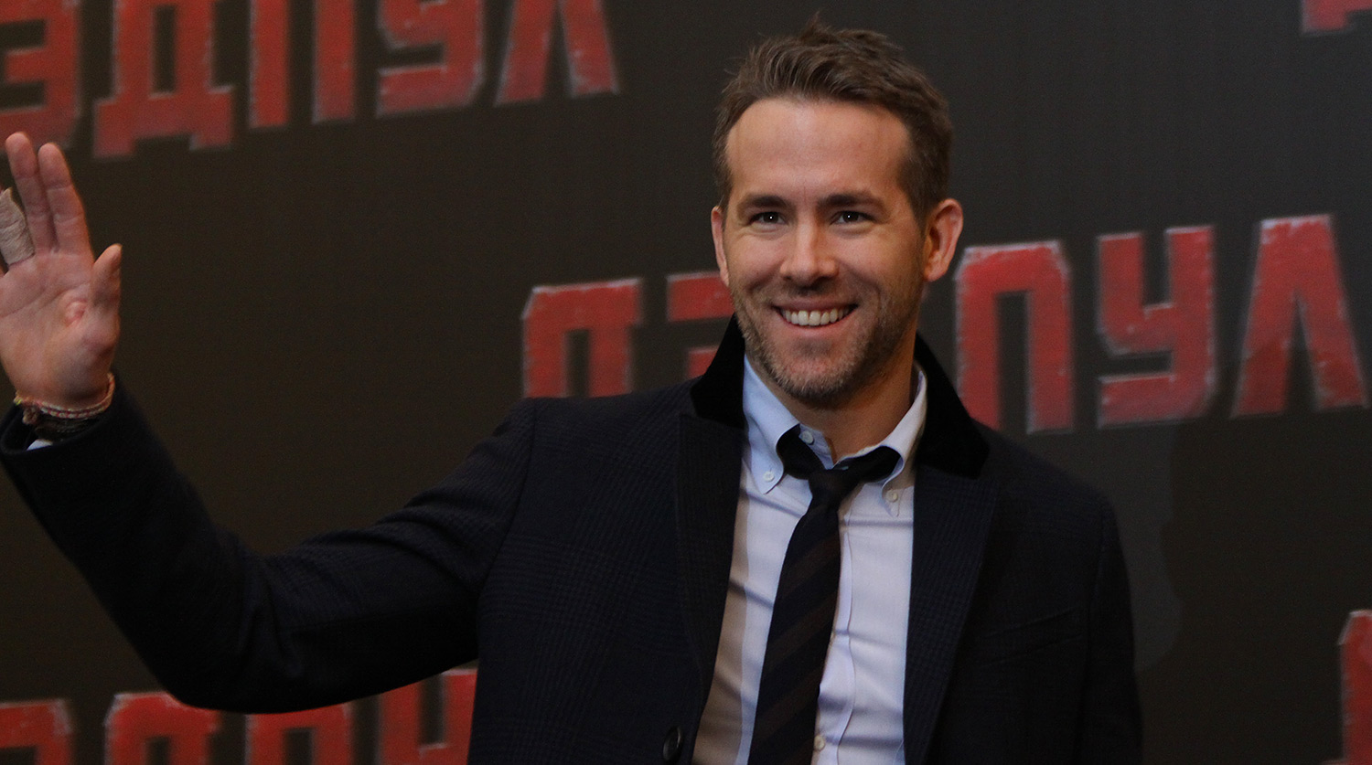 Райан Рейнольдс объяснил, почему «Дэдпул 3» все еще не вышел. Это очередная шутка актера - изображение обложка