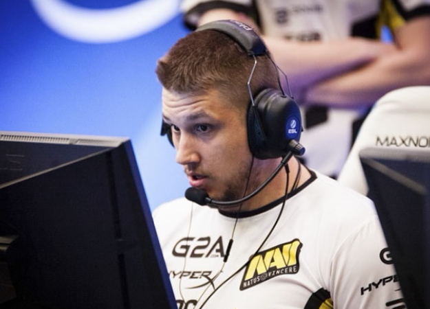 Аналитик по CS:GO Торин назвал Зевса ботом, а Зевс ответил, что Торин ничего не смыслит в игре - изображение обложка