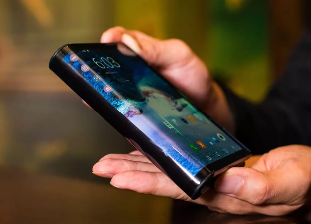 Samsung готовит к выходу еще два складных смартфона - изображение обложка