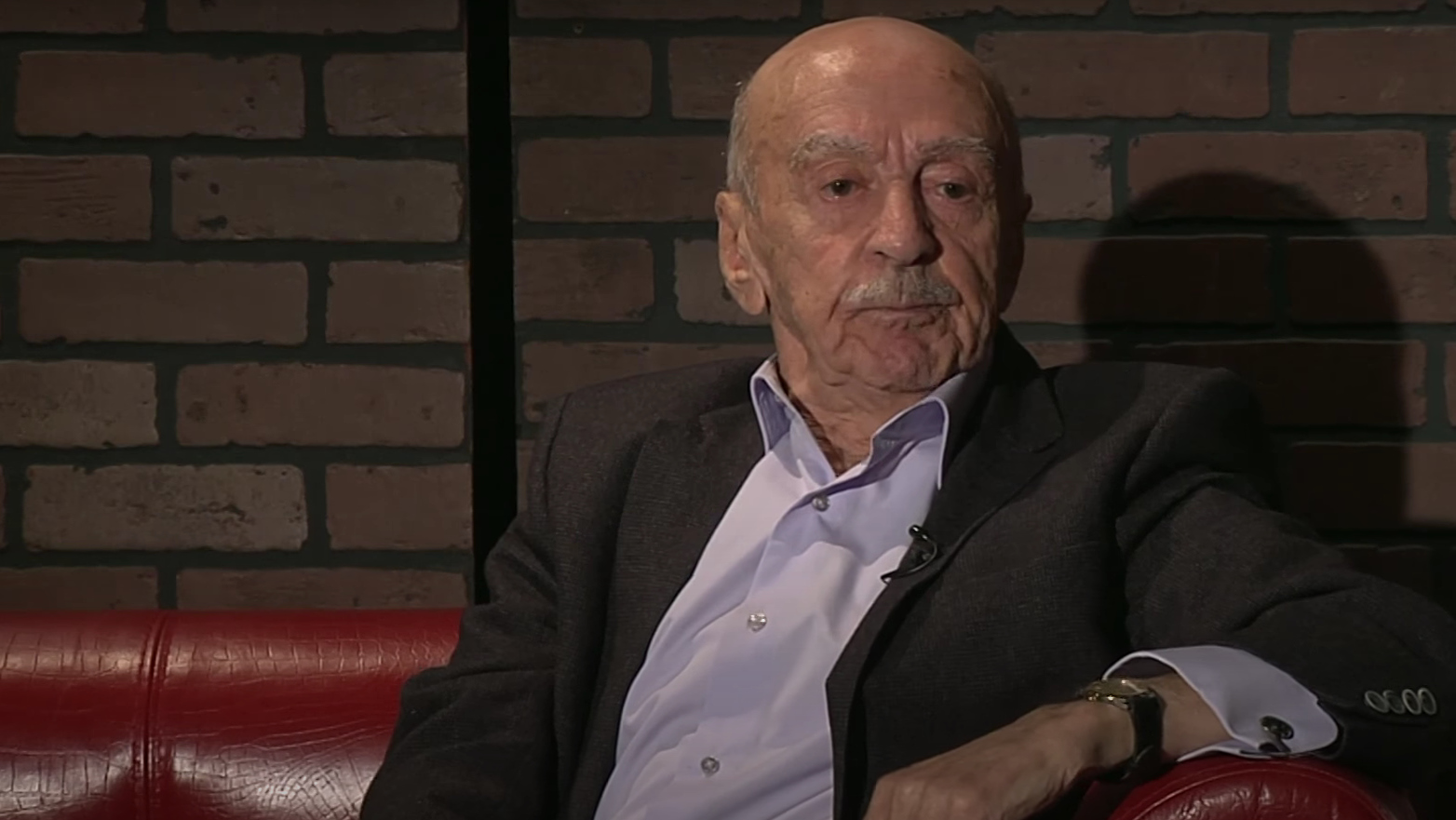 Умер актёр из цикла советских фильмов о Шерлоке Холмсе - изображение обложка