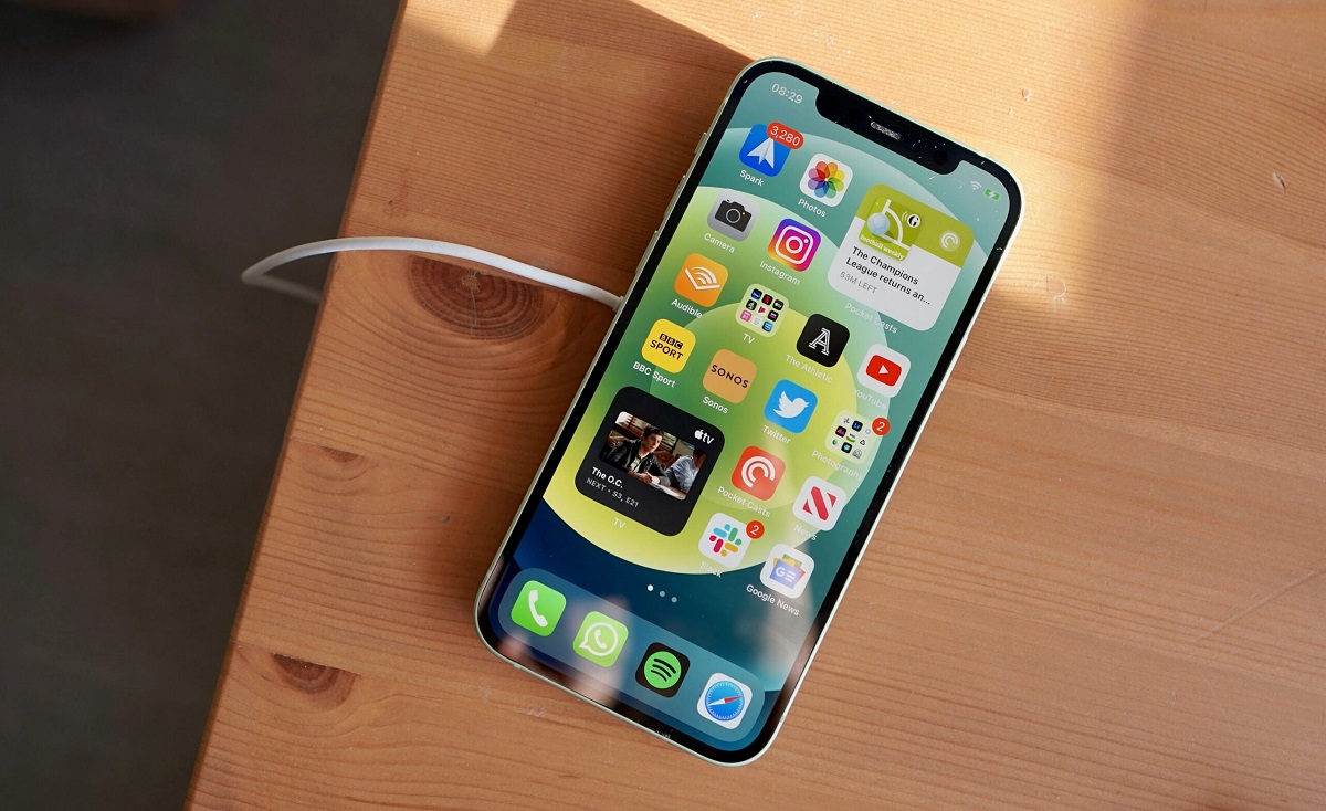 В Сети появились сроки выхода и цена iPhone SE 3