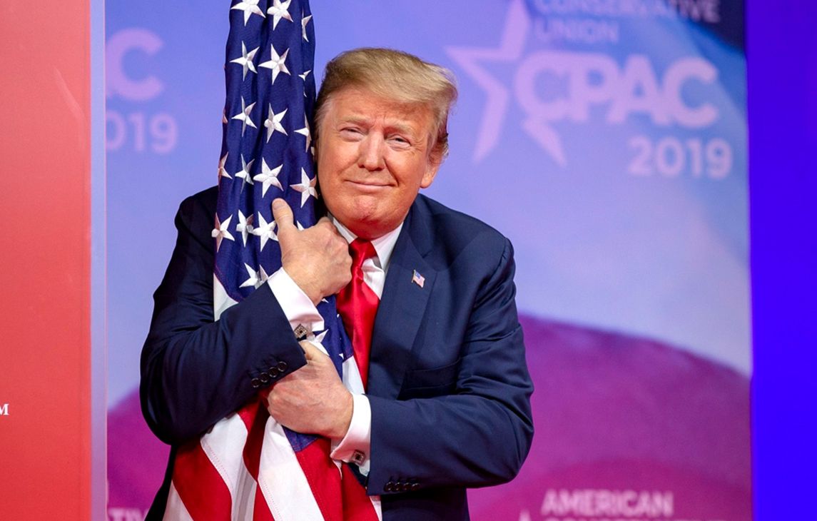 Трамп запустил личный сайт для общения со сторонниками. Ранее его выгнали из соцсетей