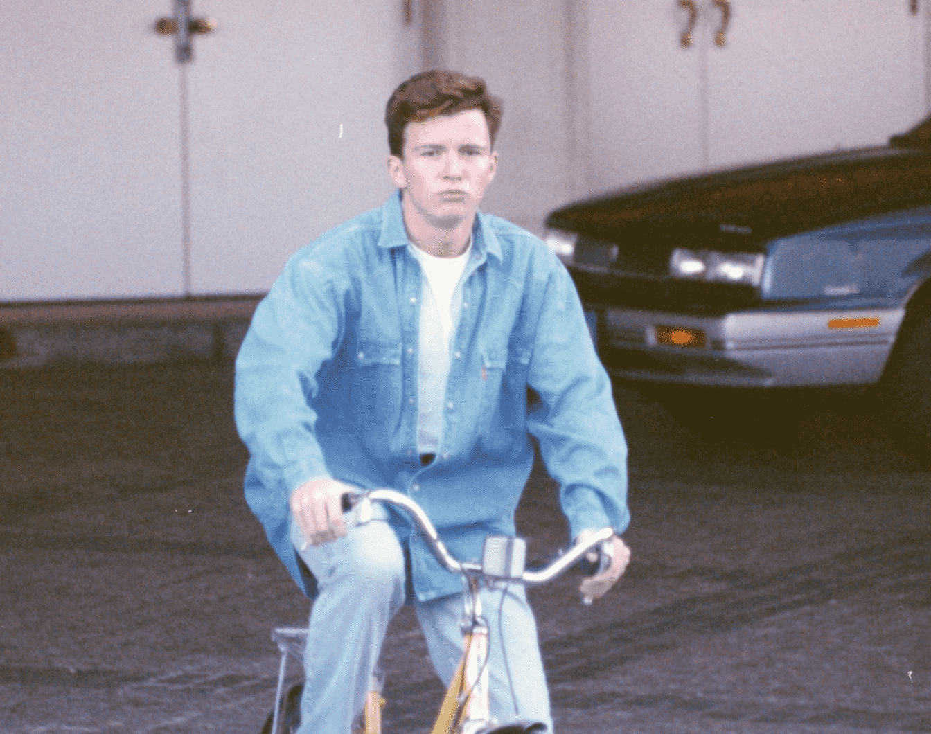 Певец Рик Эстли стал жертвой рикролла - изображение обложка