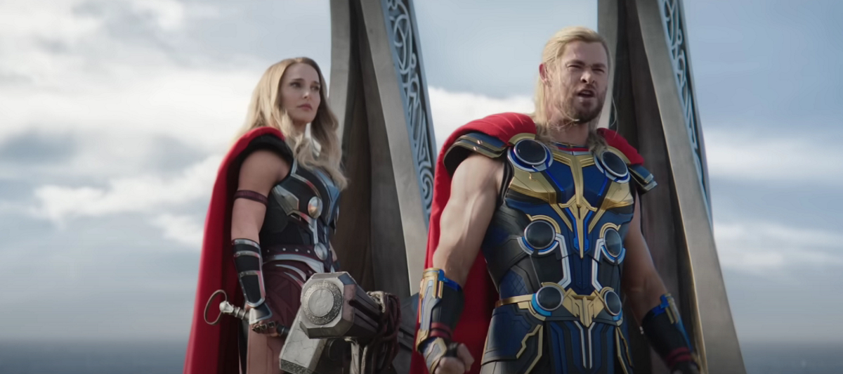 Обложка: кадр из тизера «Тор: Любовь и гром» (2022)