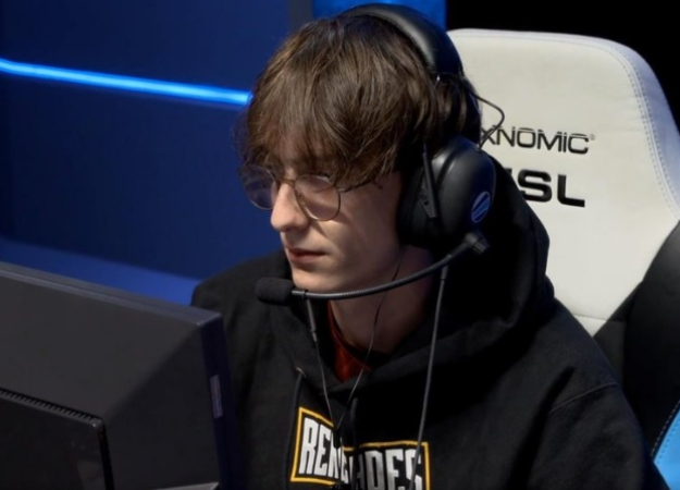 Джон Леннон или Гарри Поттер? Зрители спорят, на кого похож австралийский игрок в CS:GO - изображение обложка