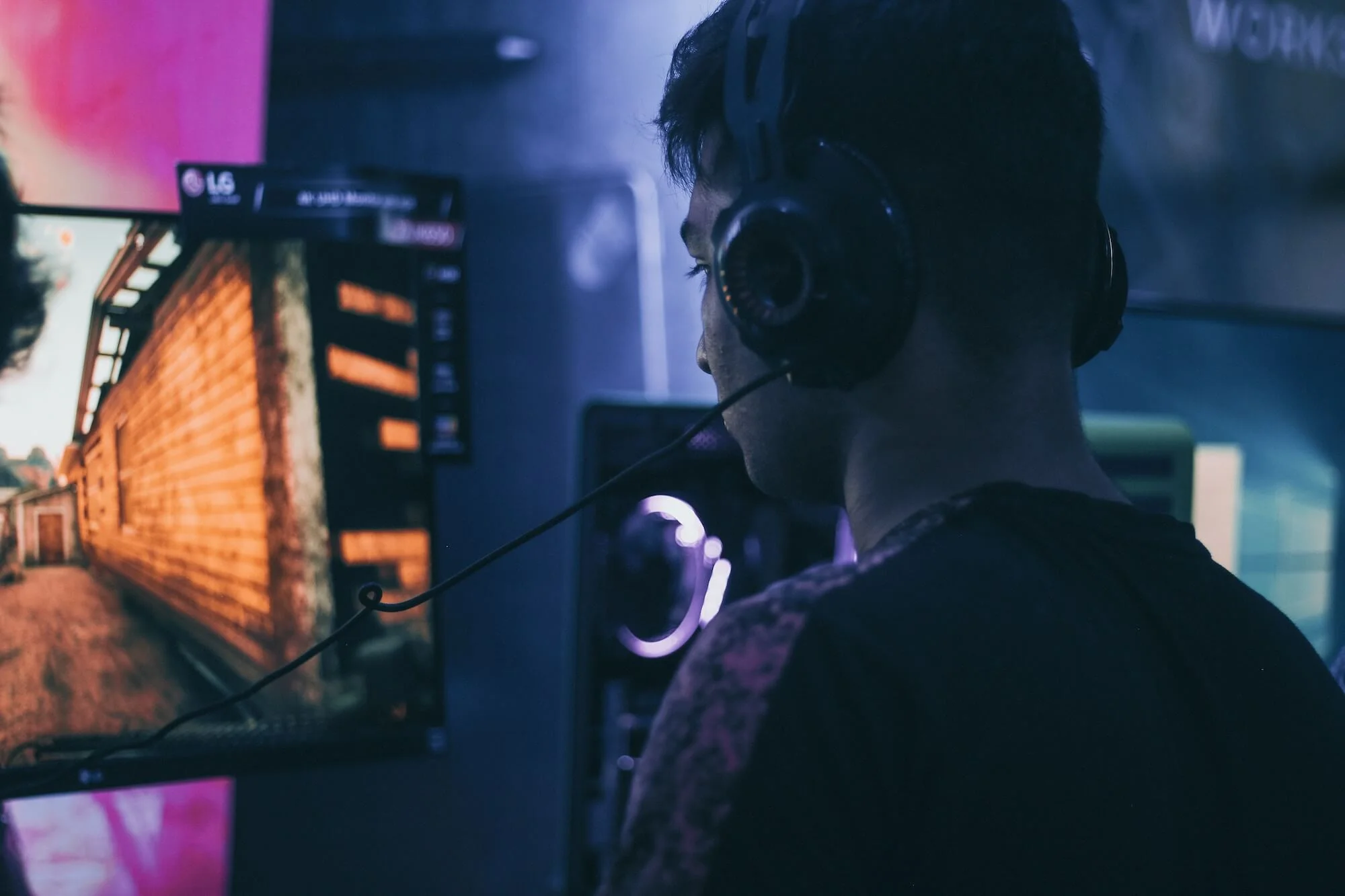 Steam поставил рекорд максимального онлайна благодаря Cyberpunk 2077 и CS:GO - изображение обложка