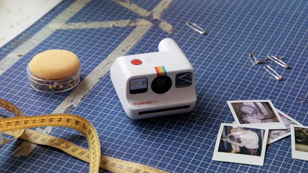 Polaroid представила карманную ретро-камеру с мгновенной печатью фото