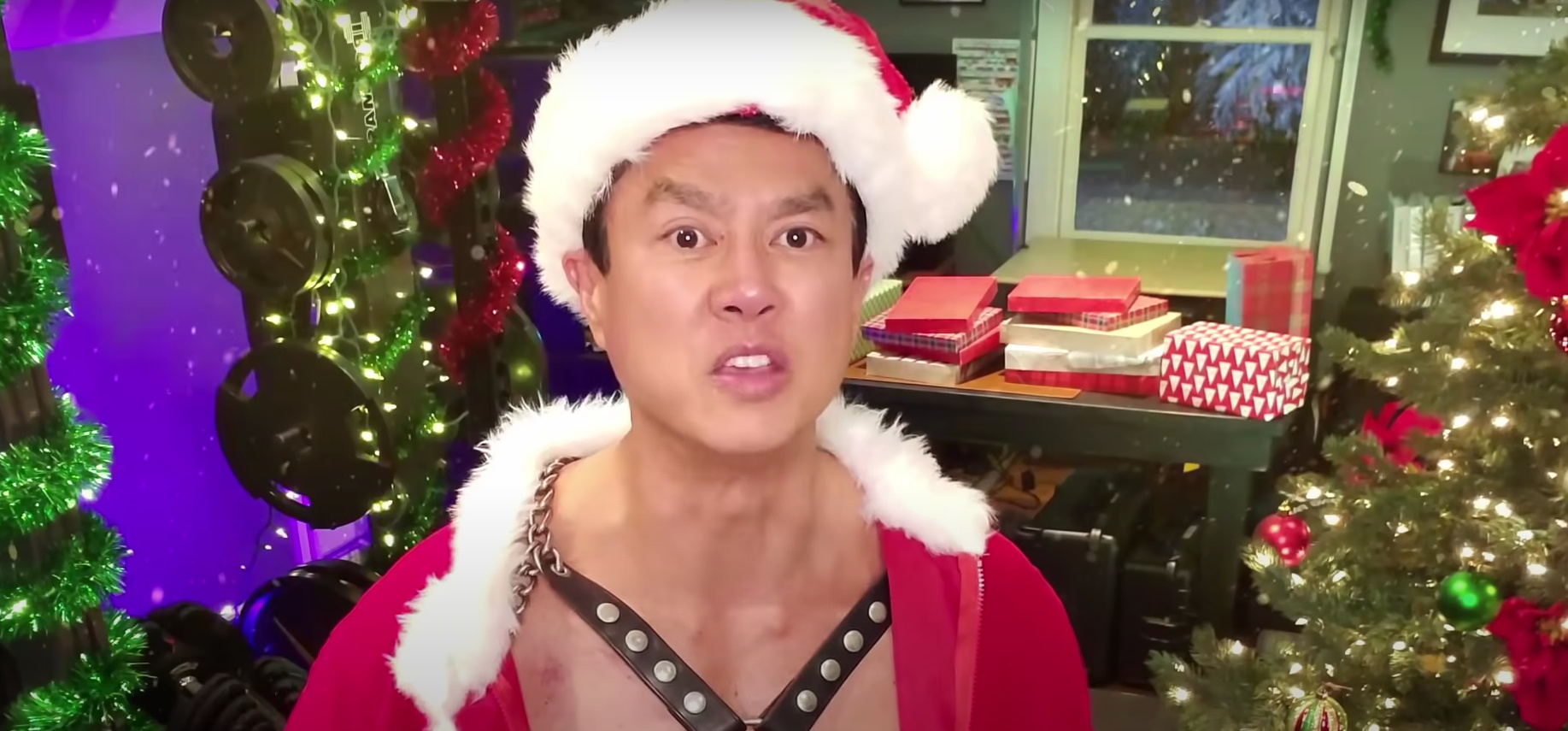 BadComedian ответил на комплимент снявшегося в обзоре порноактёра и героя мемов Гачимучи - изображение обложка