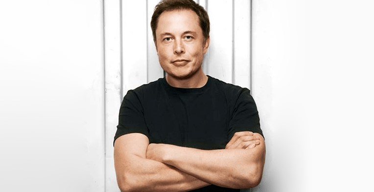 Украинцы провели экскурсию картонному Илону Маску по городу и музею космонавтики - изображение обложка