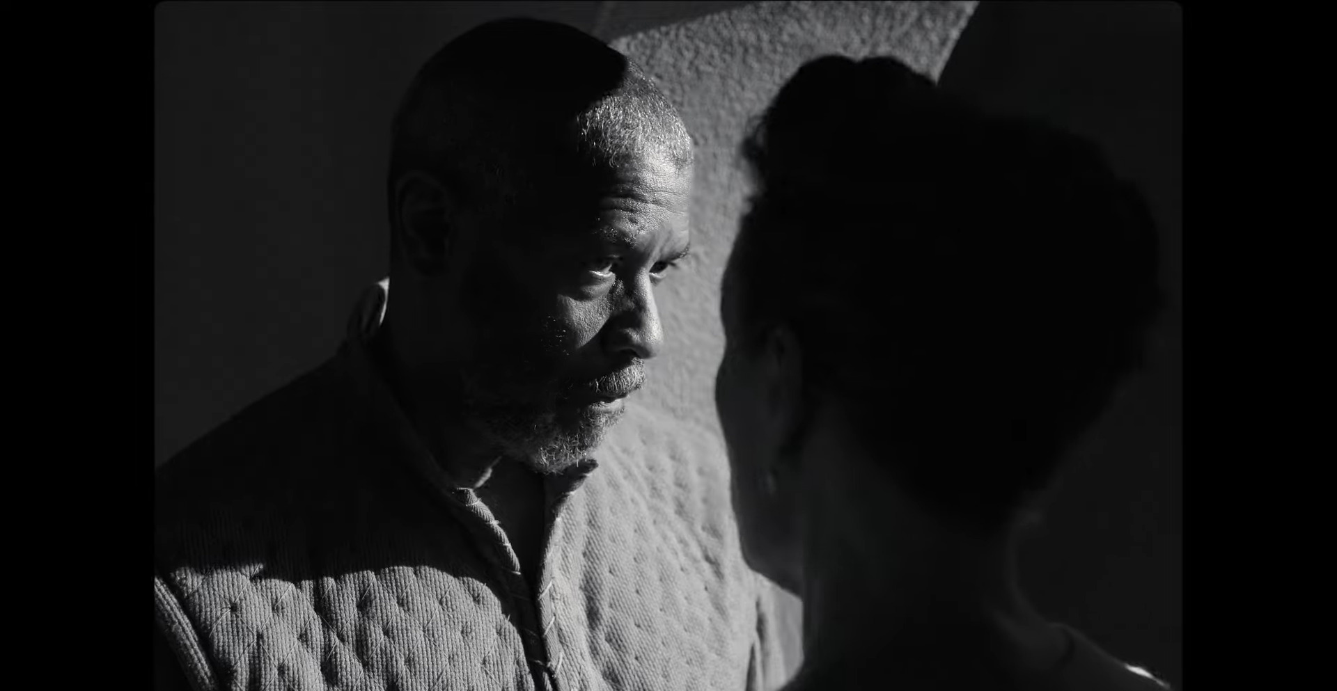 Apple TV+ показал новый трейлер «Трагедии Макбета» с Дензелом Вашингтоном - изображение обложка