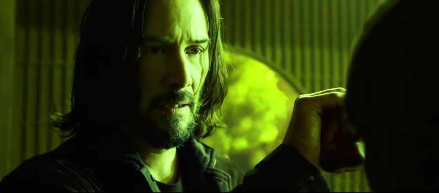 Пользователи наложили на трейлер «Матрицы 4» зелёный фильтр из оригинальных фильмов - изображение обложка