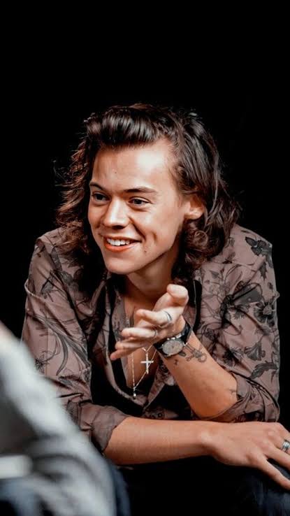 В Twitter завирусился косплей Гарри Стайлза на Русалочку - изображение обложка