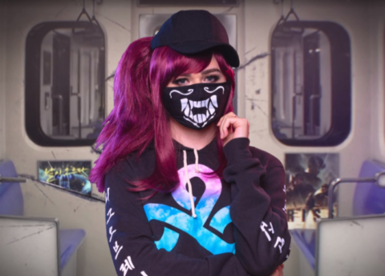 Мужская команда по League of Legends сделала косплей на женскую K-pop группу K/DA