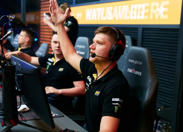 Канал лучшего игрока планеты по CS:GO забанили на Twitch. Вероятно, за гомофобное высказывание - изображение обложка