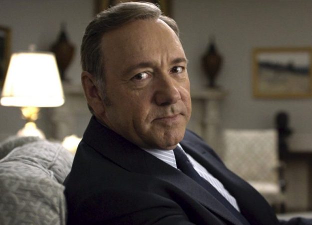 Кевин Спейси уволен из «Карточного домика». Судьба его персонажа под вопросом - изображение обложка