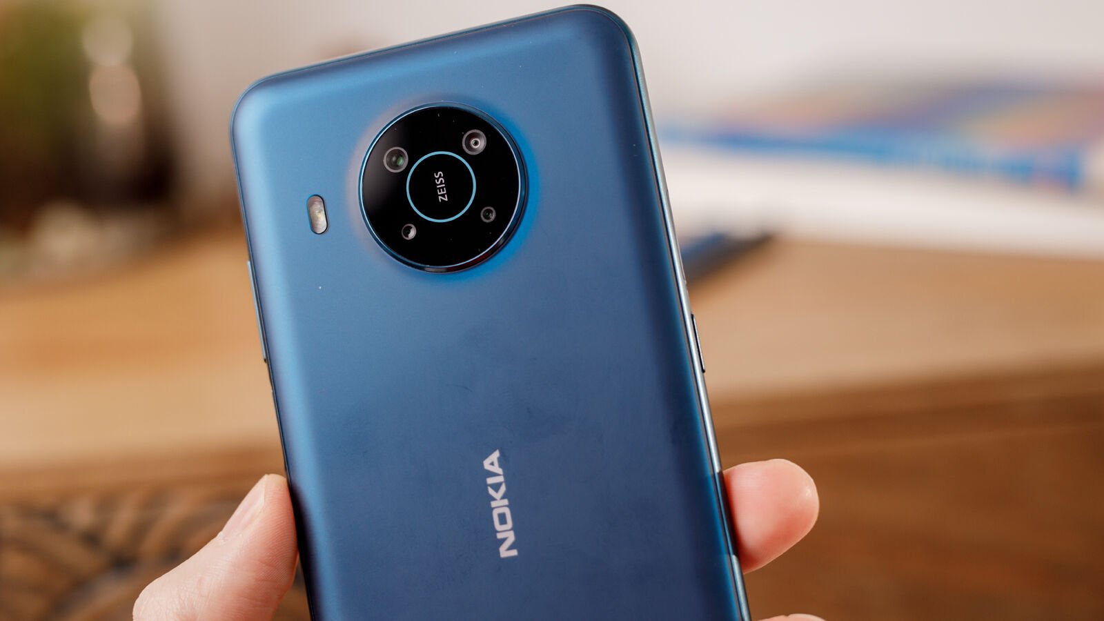 В России вышел смартфон Nokia X10 с камерами Zeiss - изображение обложка