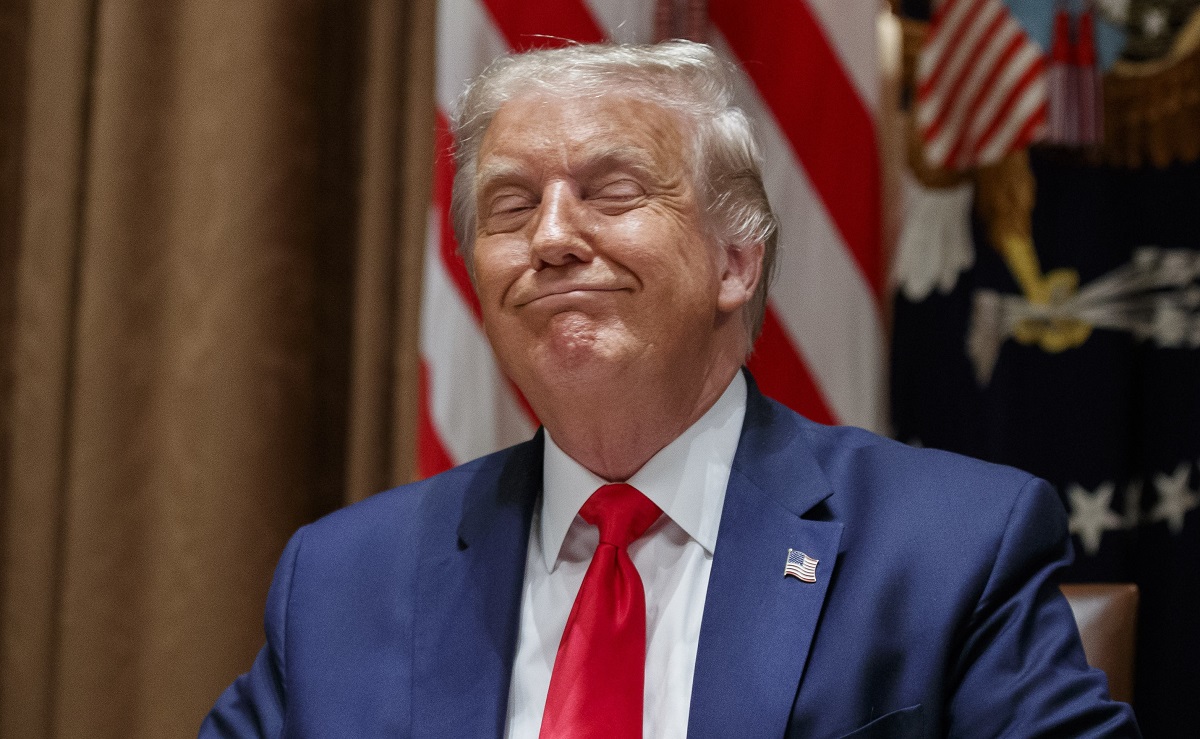 Трамп подписал закон о запрете TikTok в США - изображение обложка