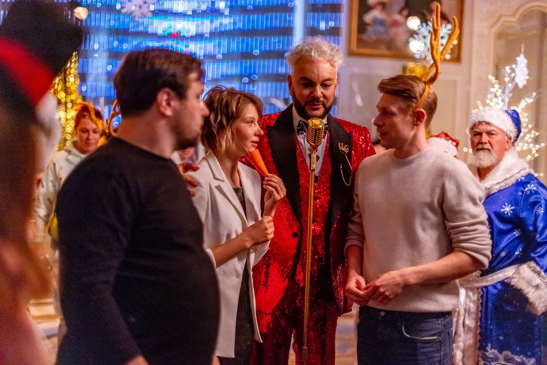 Обложка: кадр из фильма «Ёлки 8»