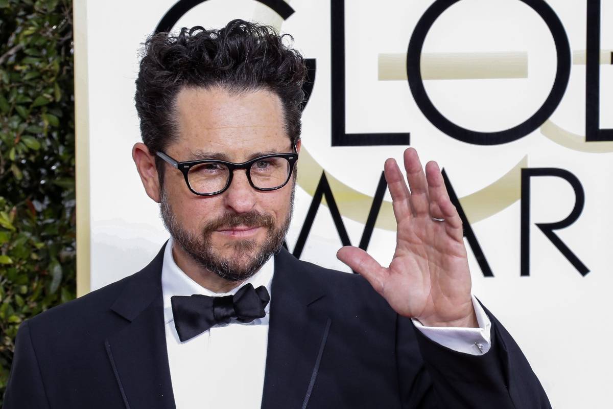 Джей Джей Абрамс займется сериалом про Темную Лигу справедливости и ответвлением «Сияния» - изображение обложка