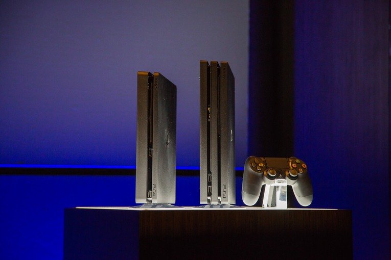 Объявлены российские цены на PS4 Slim, PS4 Pro и PS VR
