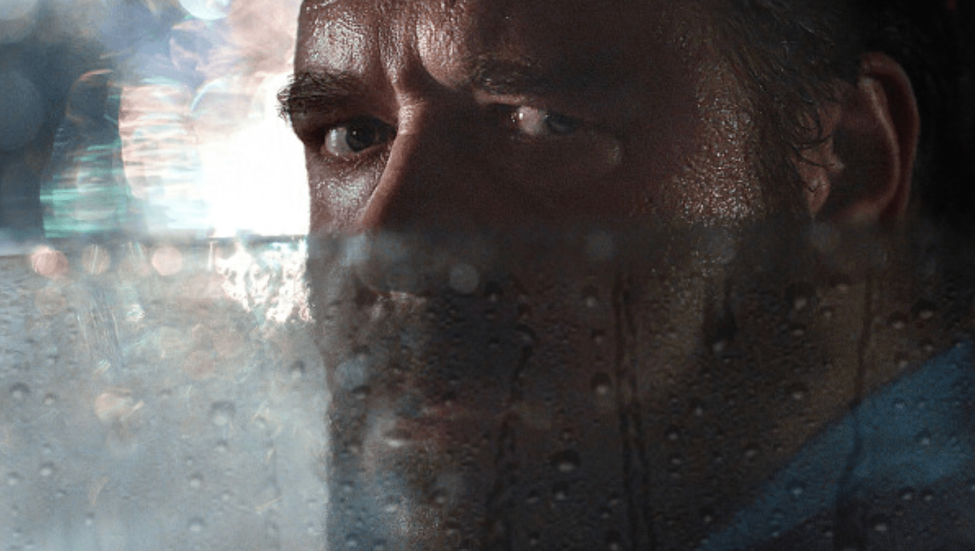 Триллер с Расселом Кроу в главной роли станет первым фильмом в американском прокате после пандемии - изображение обложка