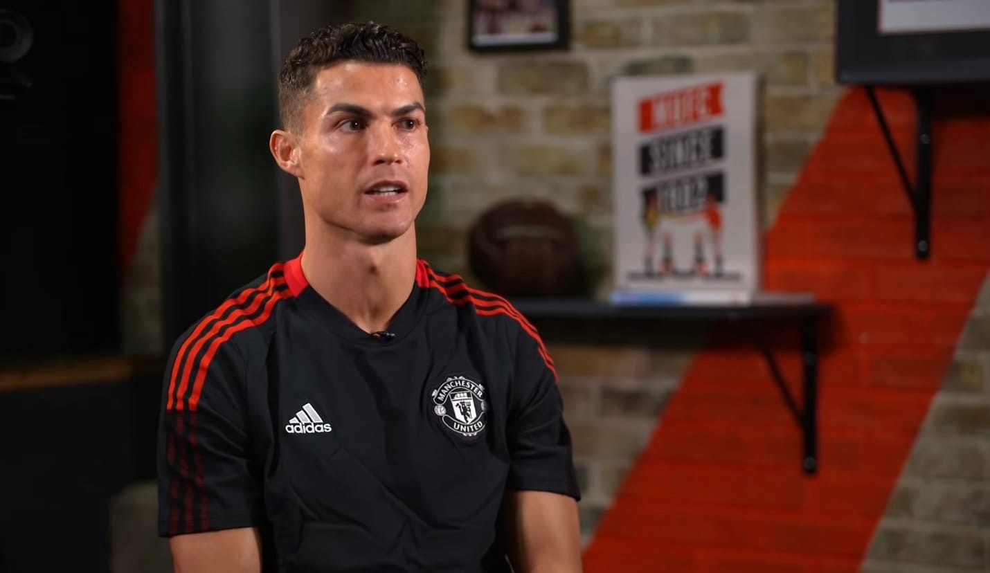 Роналду стал лучшим бомбардиром всех времён по версии Globe Soccer Awards - изображение обложка