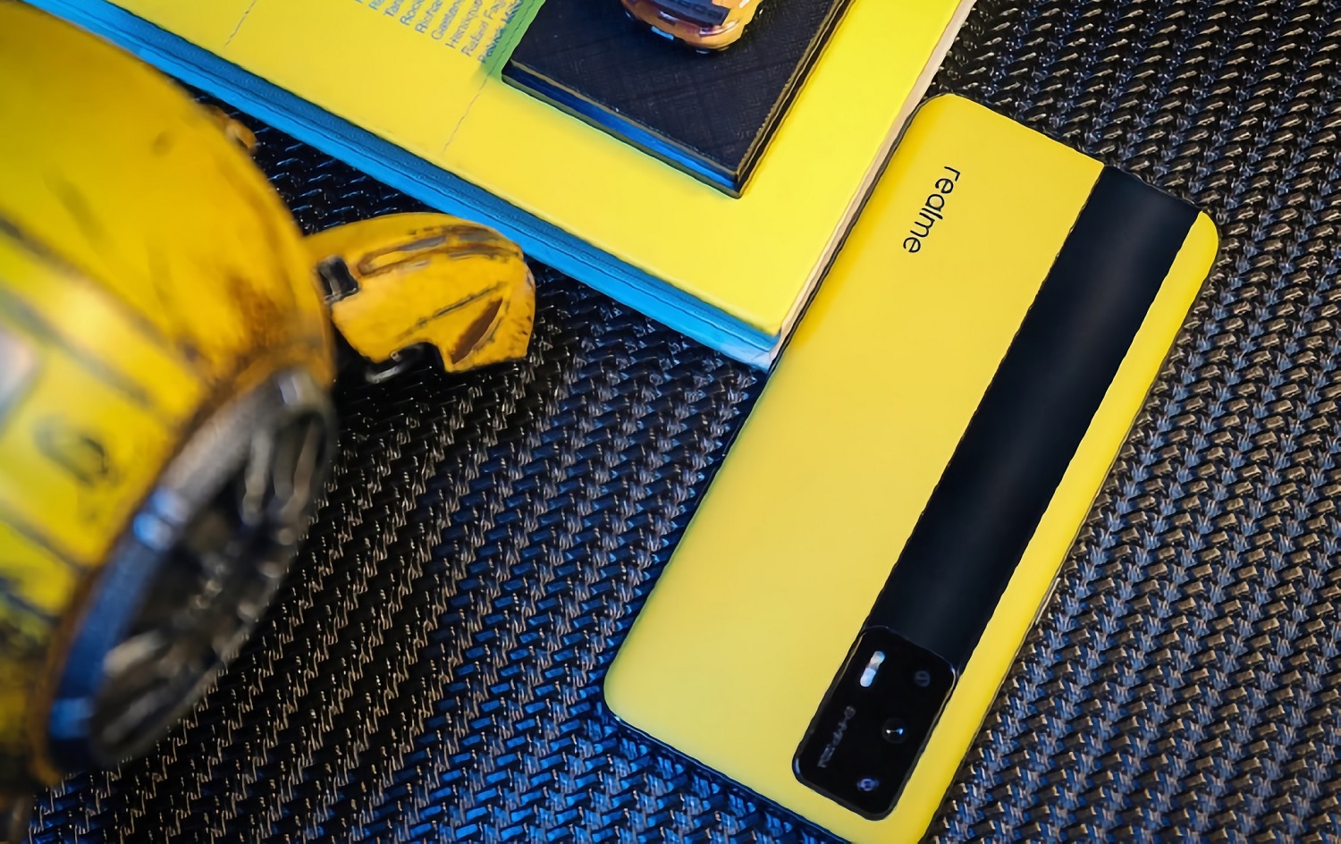 Представлен доступный игровой флагман Realme GT - изображение обложка