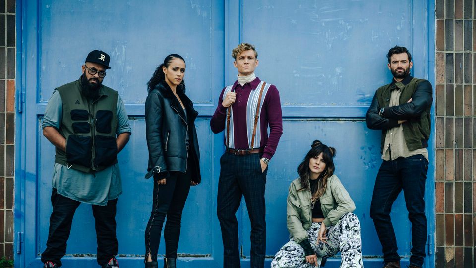 Появился новый постер «Армии воров» – приквела «Армии мертвецов» Снайдера - изображение обложка