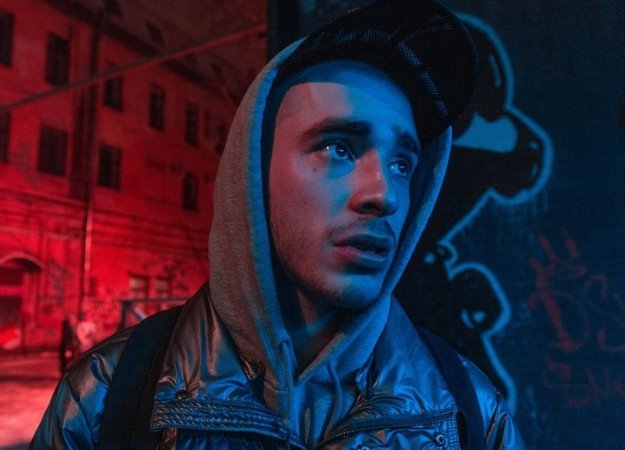 Хаски выпустил клип на песню «Пироман 17». Посмотрите его прямо сейчас