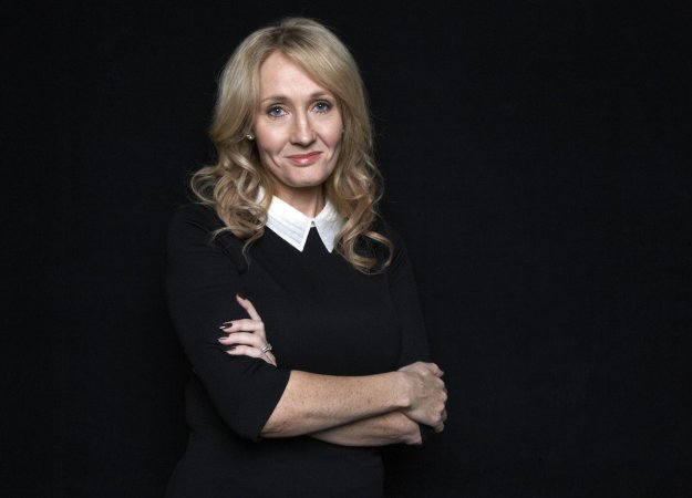 Несмотря на обвинения, Джоан Роулинг устраивает Джонни Депп в «Фантастических тварях» - изображение обложка