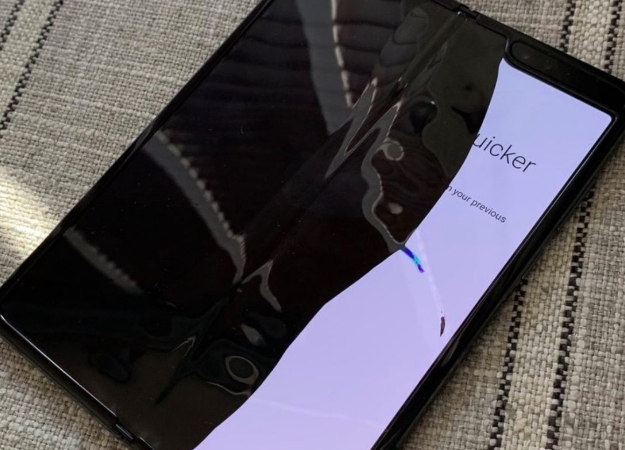 Версии Samsung Galaxy Fold для журналистов ломаются за два дня: главные проблемы с гибким экраном - изображение обложка