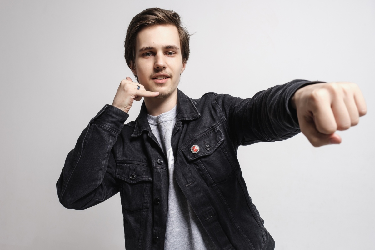 «Я создатель всех приколов, Александр Долгополов». Basic Boy выпустил клип - изображение обложка