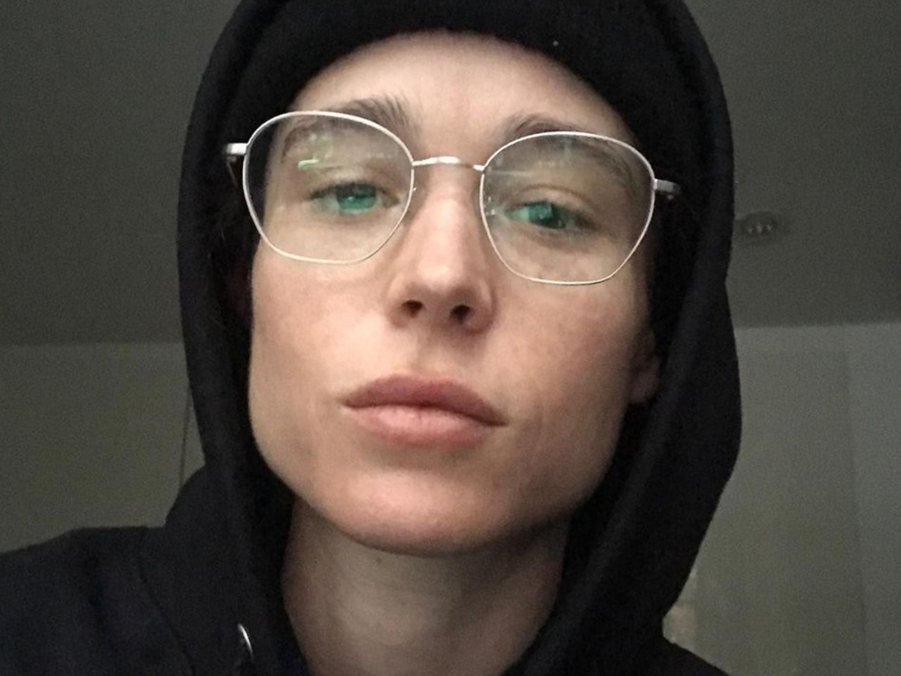 Эллиот Пейдж объяснил смену своего пола «спасением жизни» - изображение обложка