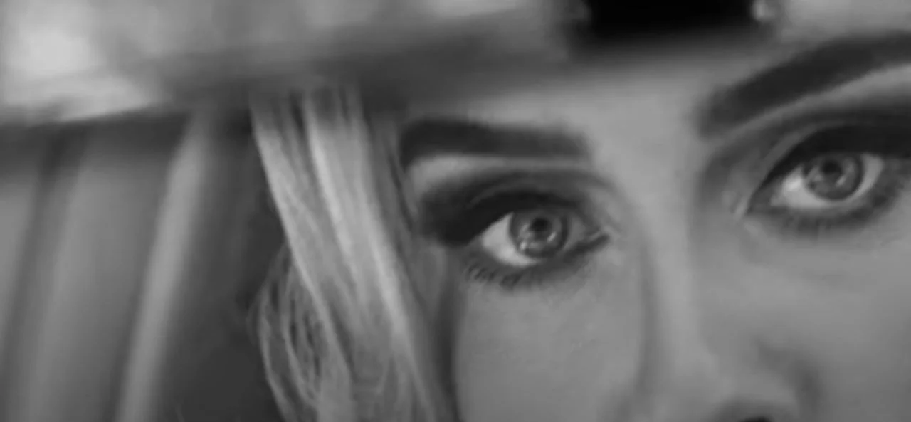 Adele анонсировала свой новый сингл Easy On Me - изображение 1