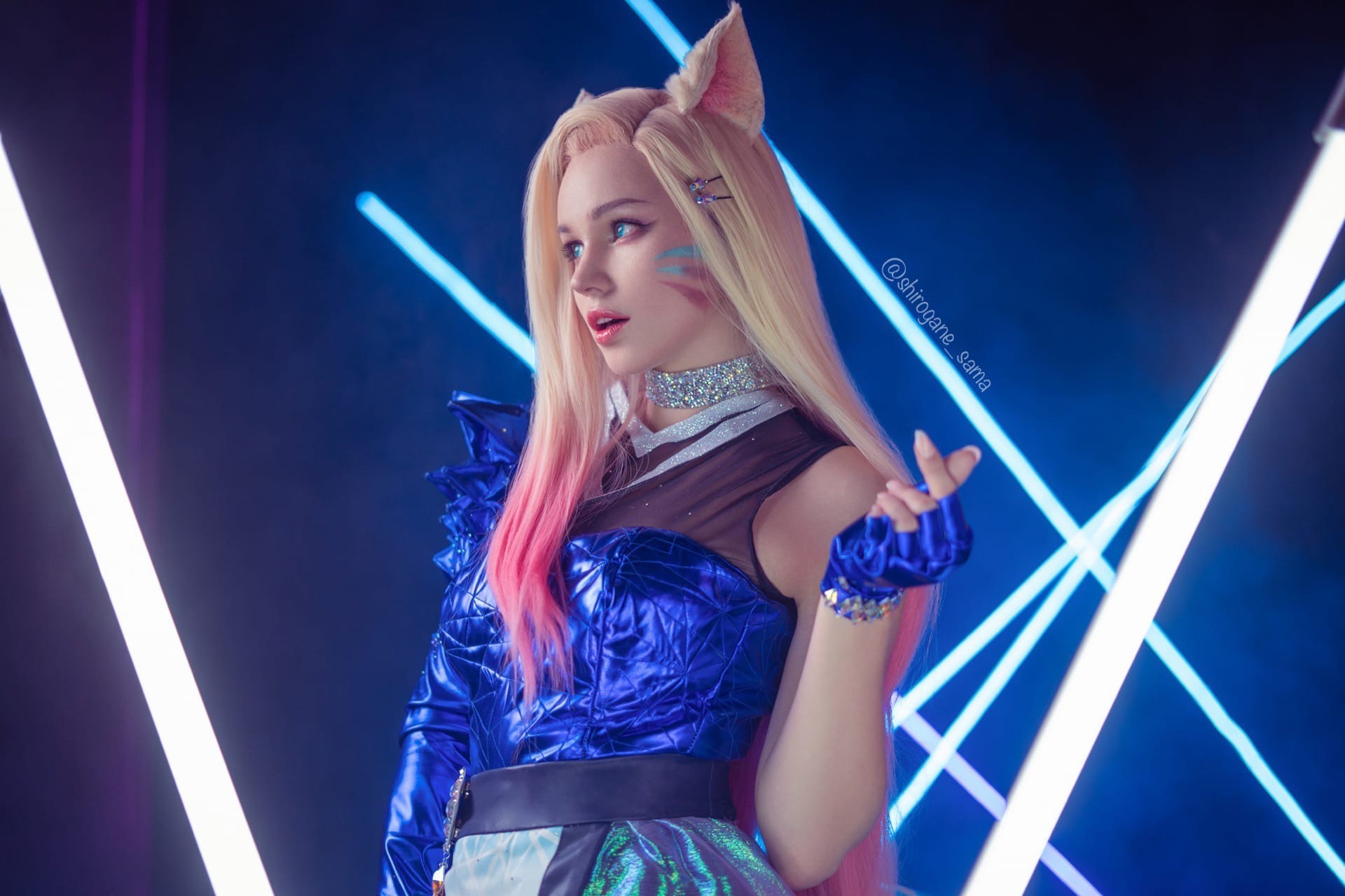 Россиянка представила яркий косплей на Ари из League of Legends - изображение обложка