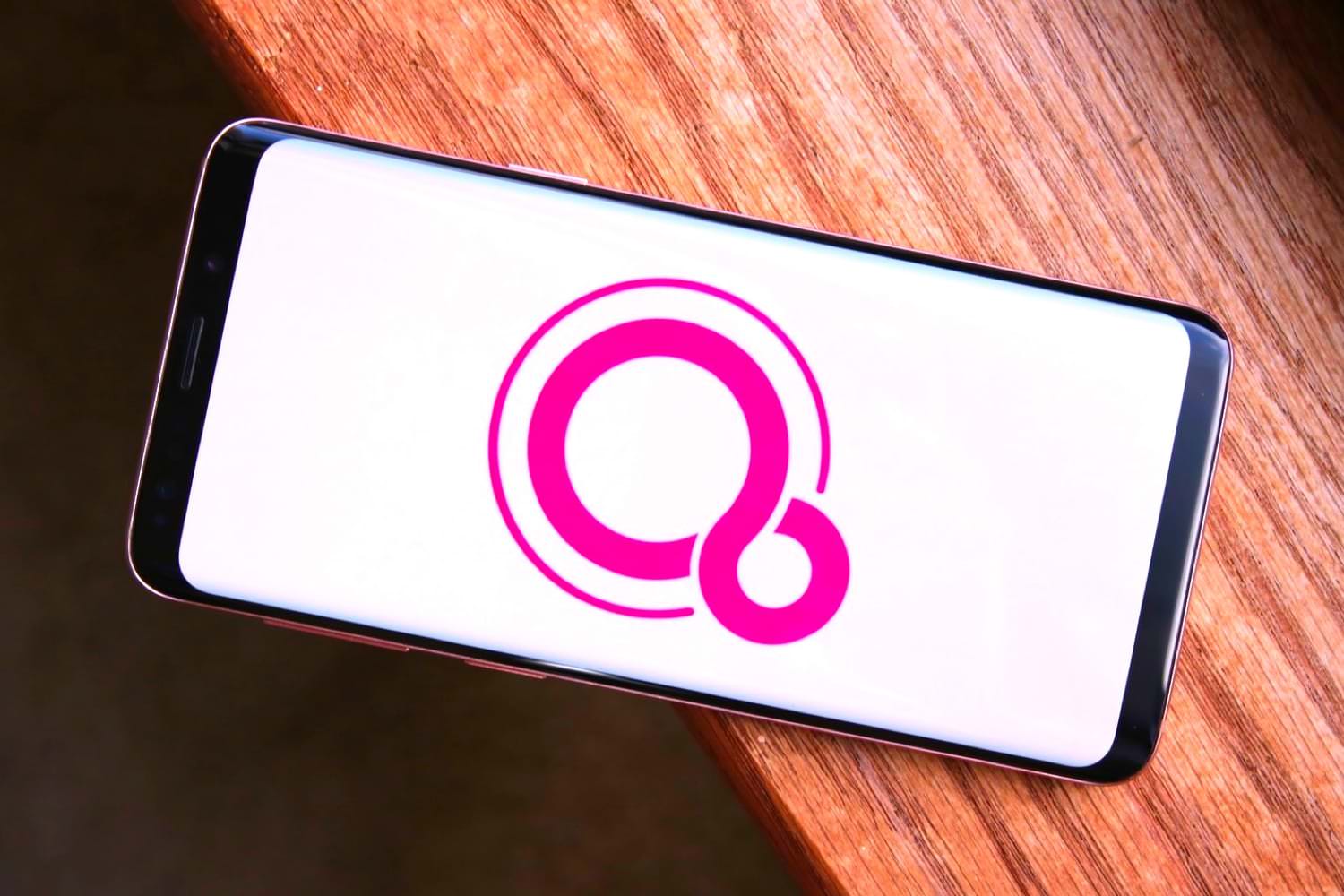 Samsung планирует перевести свои мобильные устройства с Android на Fuchsia OS - изображение обложка